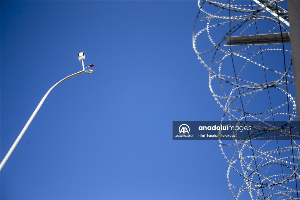 كاميرات حرارية وأنظمة صوتية لتأمين الحدود التركية