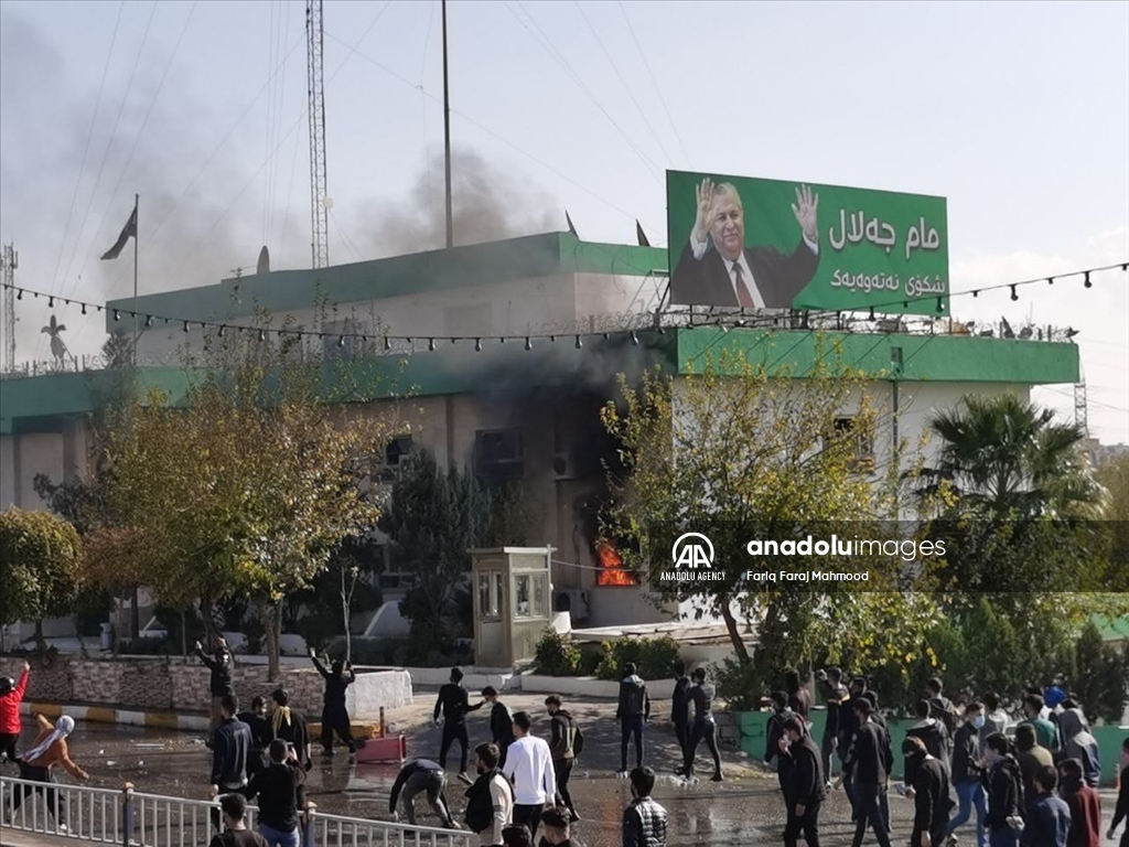ئاگر لەناو بارەگای مەڵبەندی یەکی یەکێتیی دەبینرێت