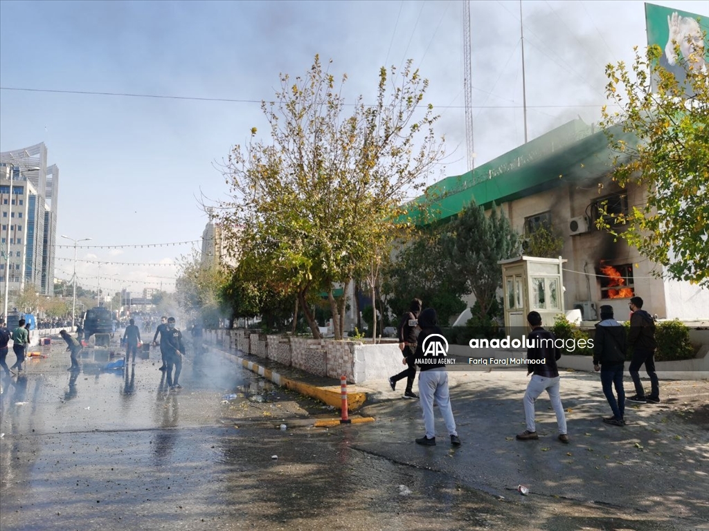 ئاگر لەناو بارەگای مەڵبەندی یەکی یەکێتیی دەبینرێت