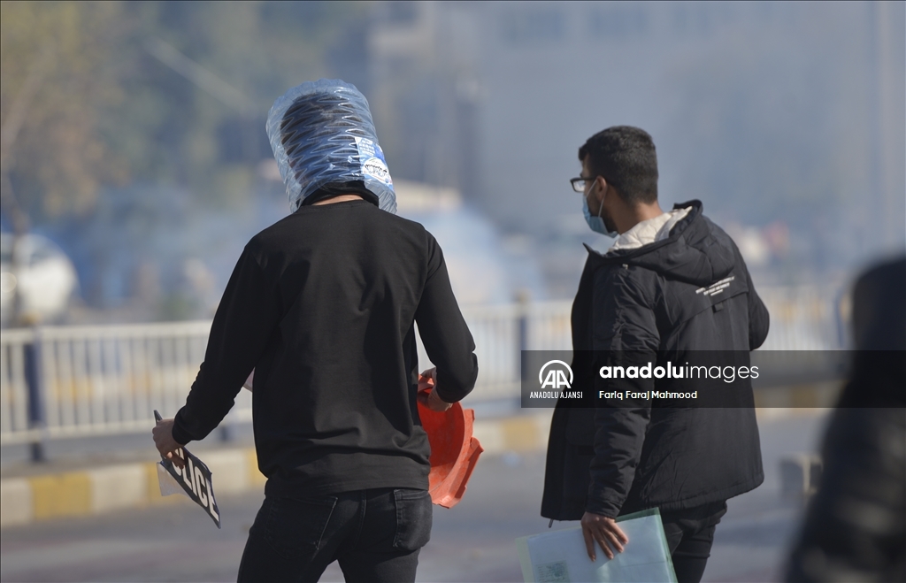 Irak'ın Süleymaniye kentinde güvenlik güçleri üniversite öğrencilerinin gösterisine müdahale etti