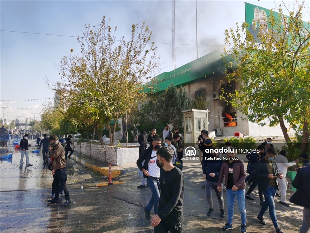 ئاگر لەناو بارەگای مەڵبەندی یەکی یەکێتیی دەبینرێت