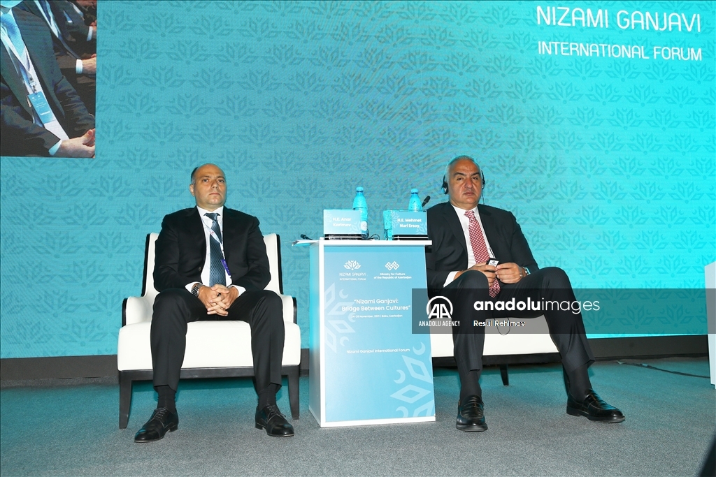 В Баку стартовал Международный форум «Низами Гянджеви: мост между культурами»