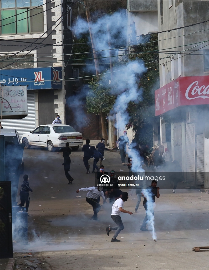 إصابة عشرات الفلسطينيين بمواجهات مع الجيش الإسرائيلي