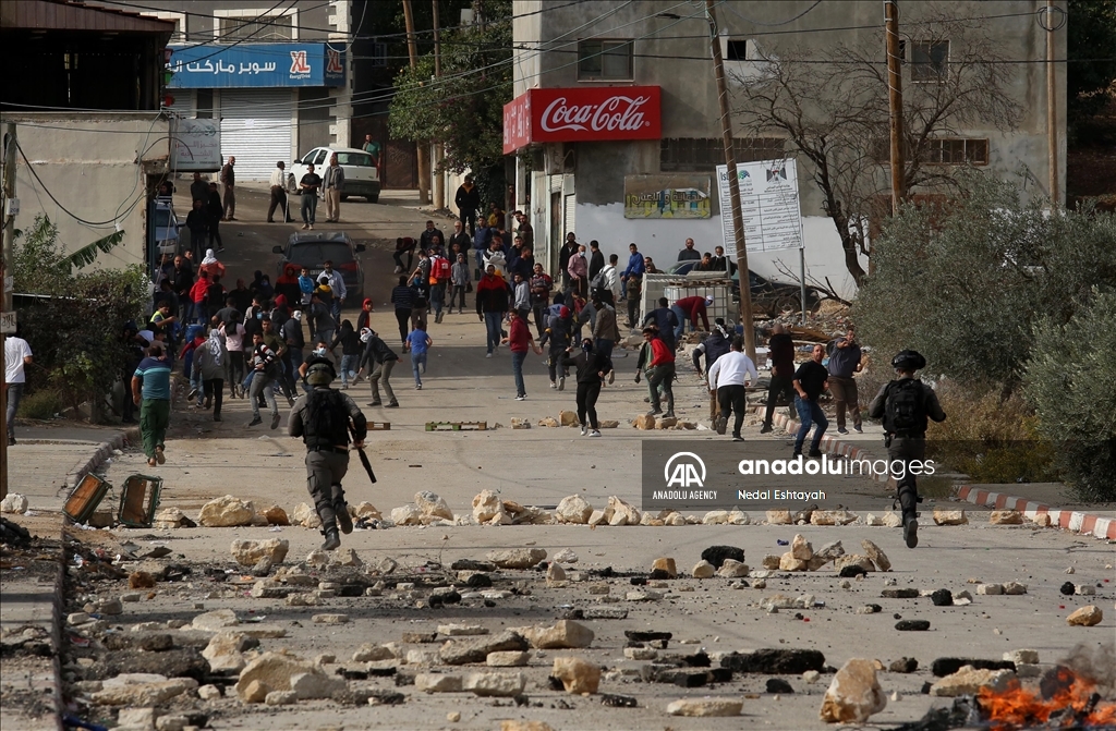 إصابة عشرات الفلسطينيين بمواجهات مع الجيش الإسرائيلي