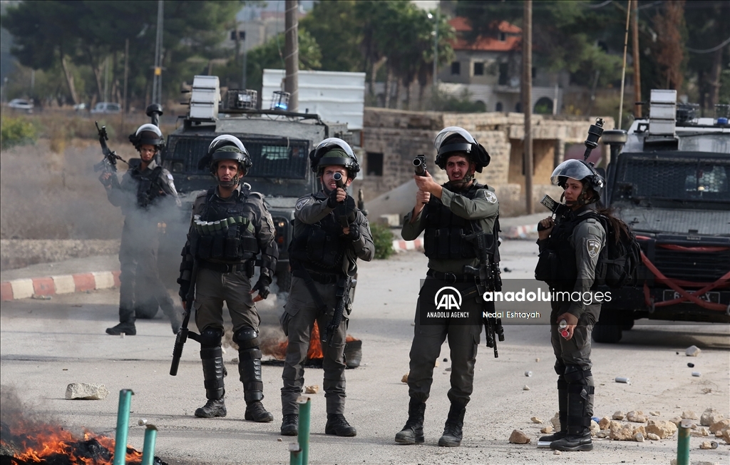 إصابة عشرات الفلسطينيين بمواجهات مع الجيش الإسرائيلي