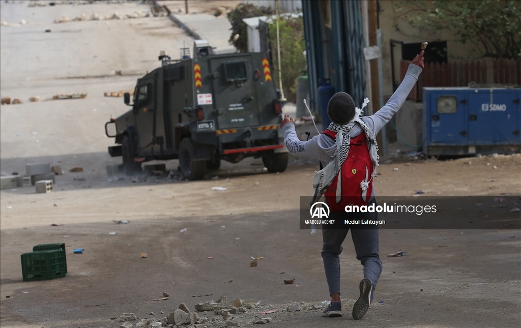 إصابة عشرات الفلسطينيين بمواجهات مع الجيش الإسرائيلي
