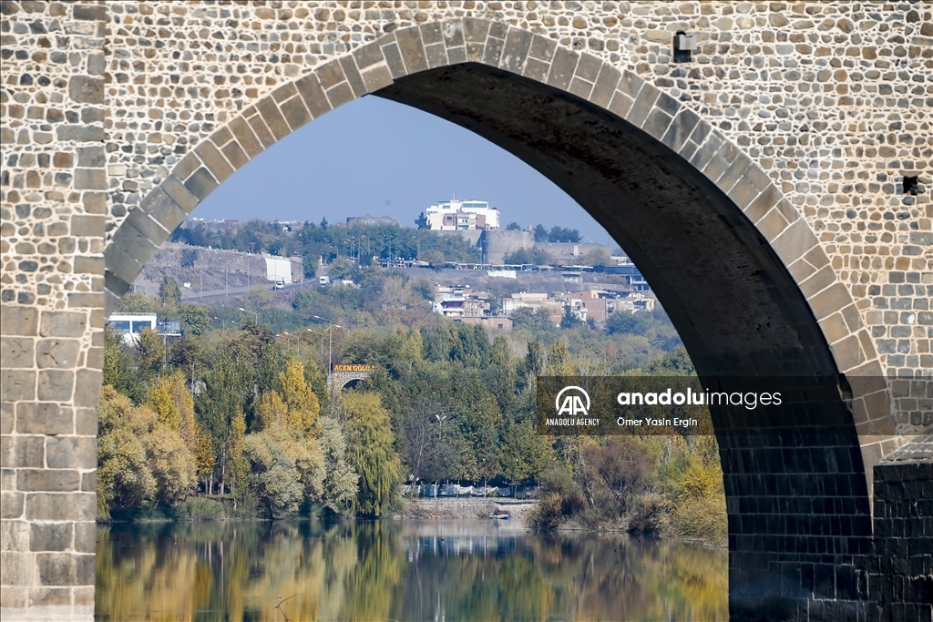 چشمانداز زیبای پاییزی در شهر دیاربکر