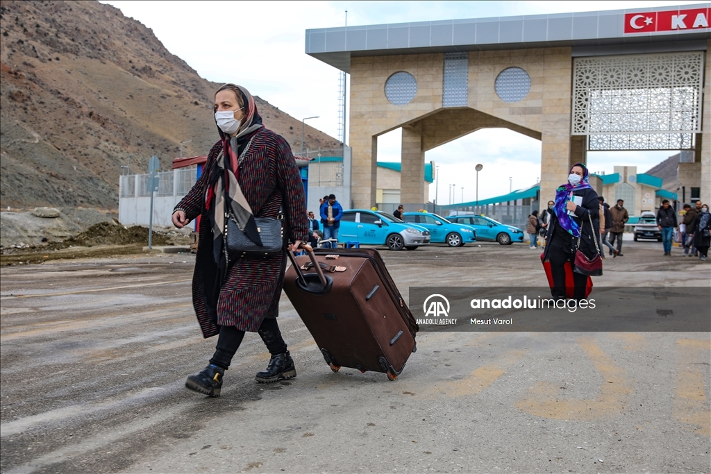 بازگشایی مرز وان و حضور پررنگ گردشگران ایرانی در این شهر