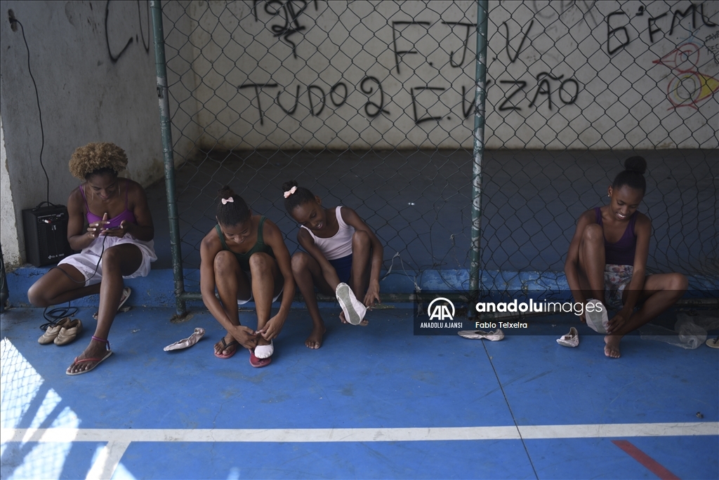 Rio de Janeiro'daki favelalarda bale eğitimi