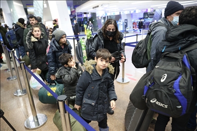 Часть беженцев и мигрантов прибыла в аэропорт Минска с границы Беларуси и Польши