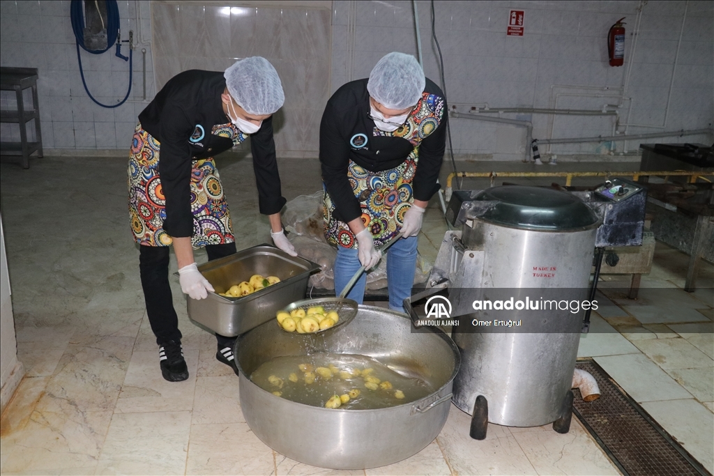 Yozgat'ta 5 bin öğrencinin yemeği meslek lisesinde pişiriliyor