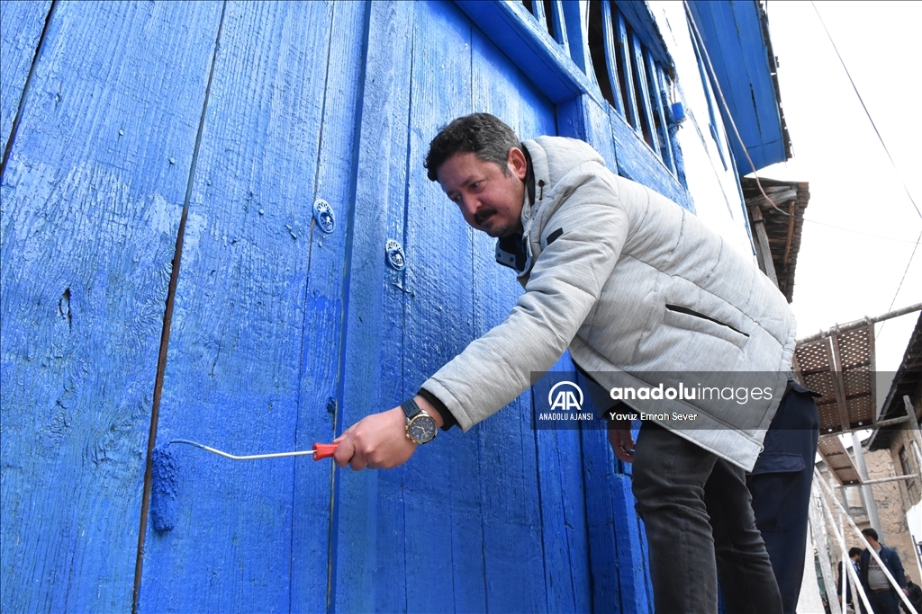 Bilecik'te asırlık evleri rengarenk boyanan köy turizme kazandırılacak