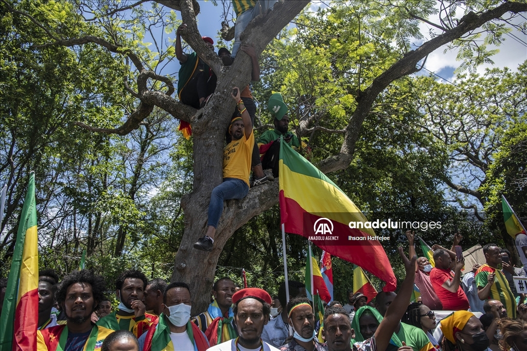 Etiopianët në Afrikën e Jugut protestojnë para ambasadës amerikane