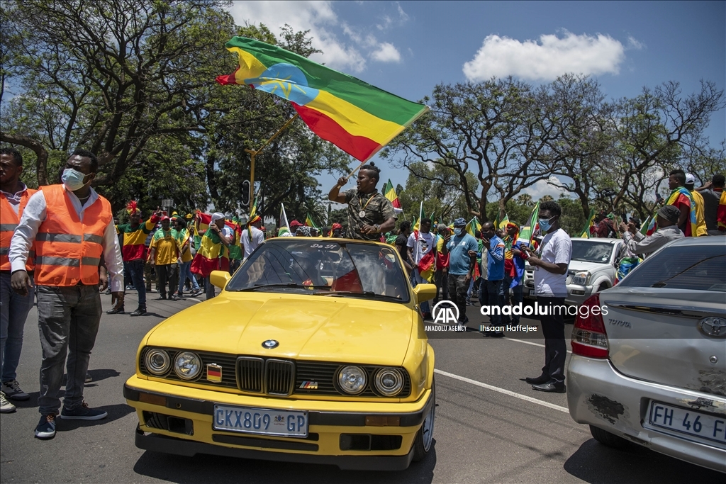 Etiopianët në Afrikën e Jugut protestojnë para ambasadës amerikane