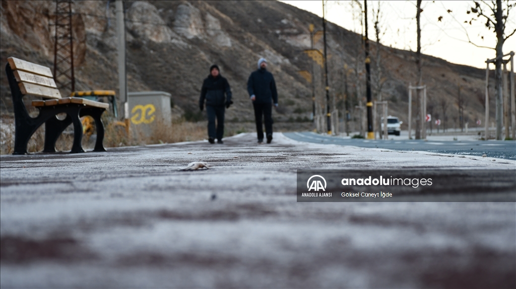 Sivas'ta soğuk hava etkili oldu