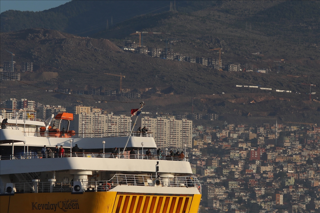 Pas 25 vitesh në Izmir të Turqisë mbërrin anija e parë me udhëtarë nga Libia