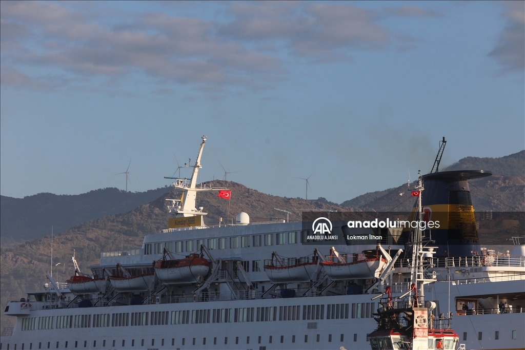 Libya'dan 25 yıl aranın ardından ilk yolcu gemisi İzmir'e ulaştı