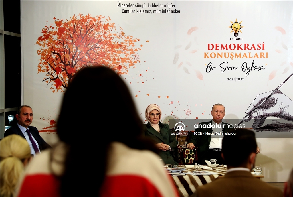 Cumhurbaşkanı Erdoğan, Siirt'te katıldığı "Demokrasi Konuşmaları" etkinliğinde konuştu