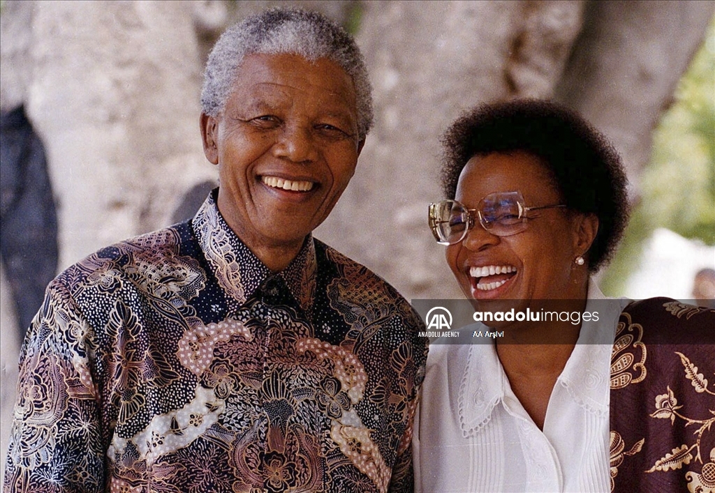 Nelson Mandela dies at age 95