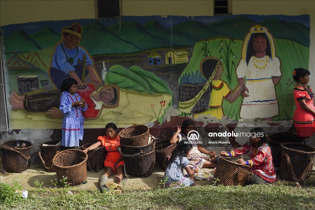 Kolombiya'daki Embera yerlileri ata topraklarına döndü