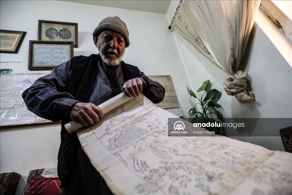 İdlibli Muhammed Keyyeli, dede yadigarı Osmaniye Nişanı ve fermanlara gözü gibi bakıyor: