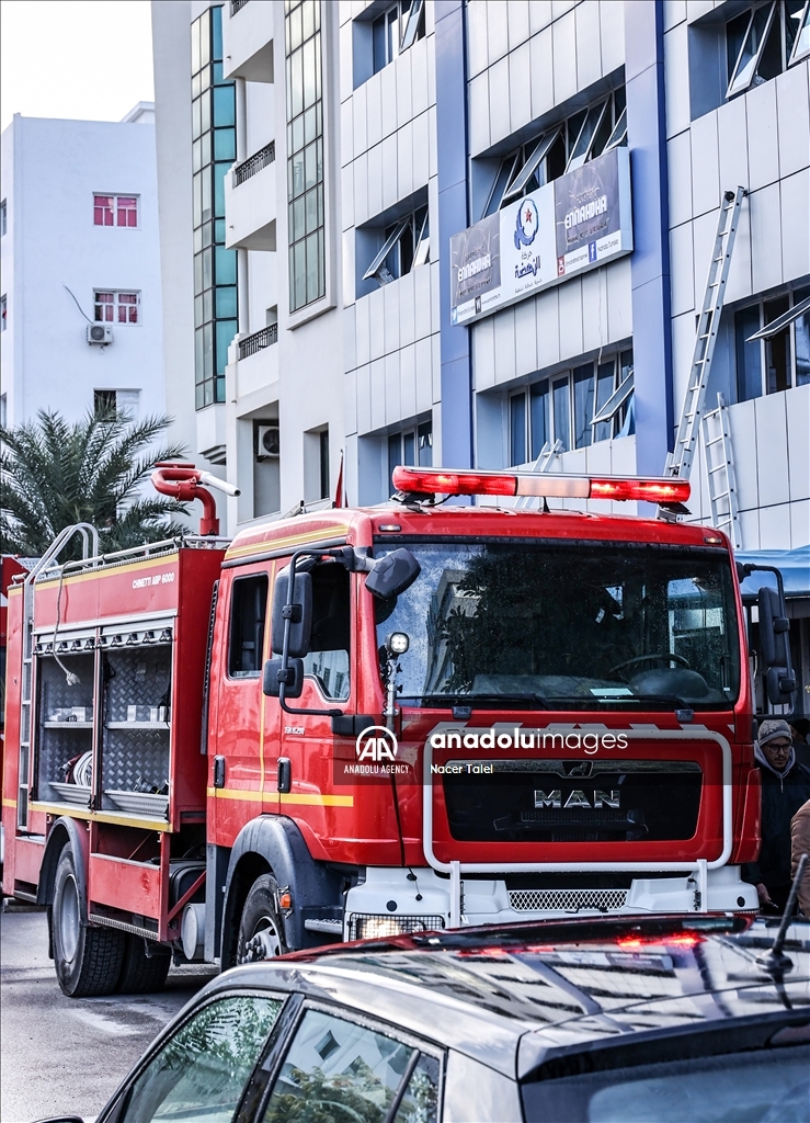 Tunisie: incendie au siège central du mouvement « Ennahdha » dans la capitale Tunis