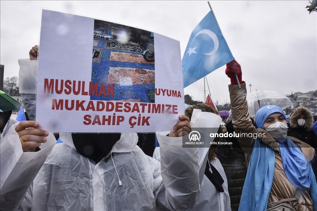 إسطنبول.. وقفة احتجاجية تنديدا بممارسات الصين ضد الأويغور
