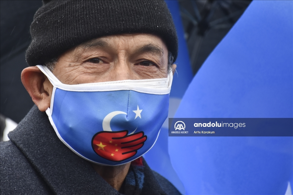 إسطنبول.. وقفة احتجاجية تنديدا بممارسات الصين ضد الأويغور