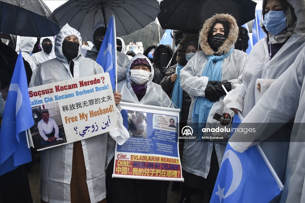 إسطنبول.. وقفة احتجاجية تنديدا بممارسات الصين ضد الأويغور