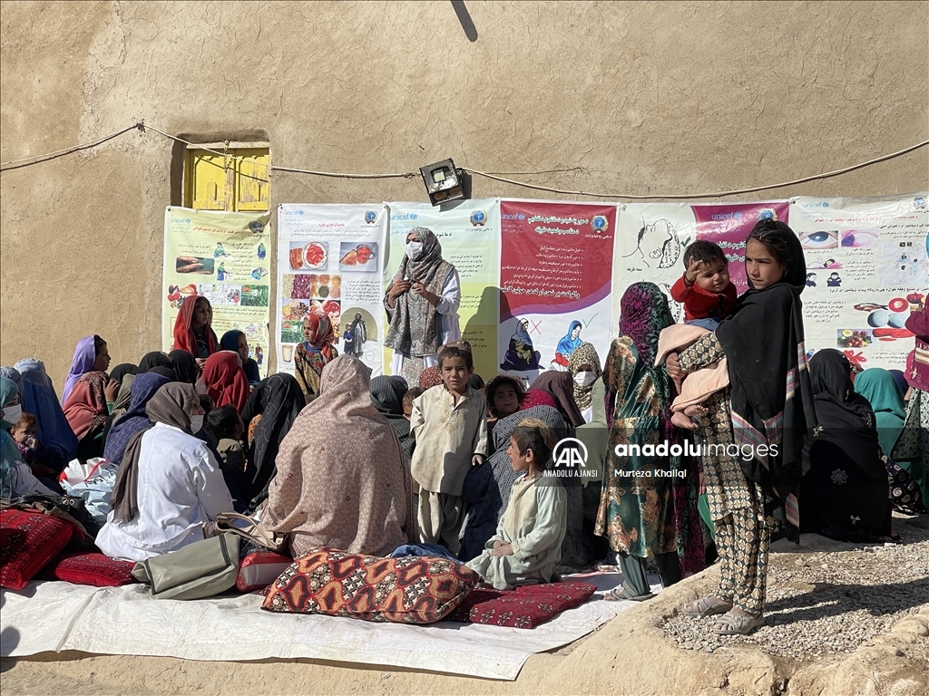 Afganistan'ın güneyindeki Kandahar vilayetinde sağlık seminerleri