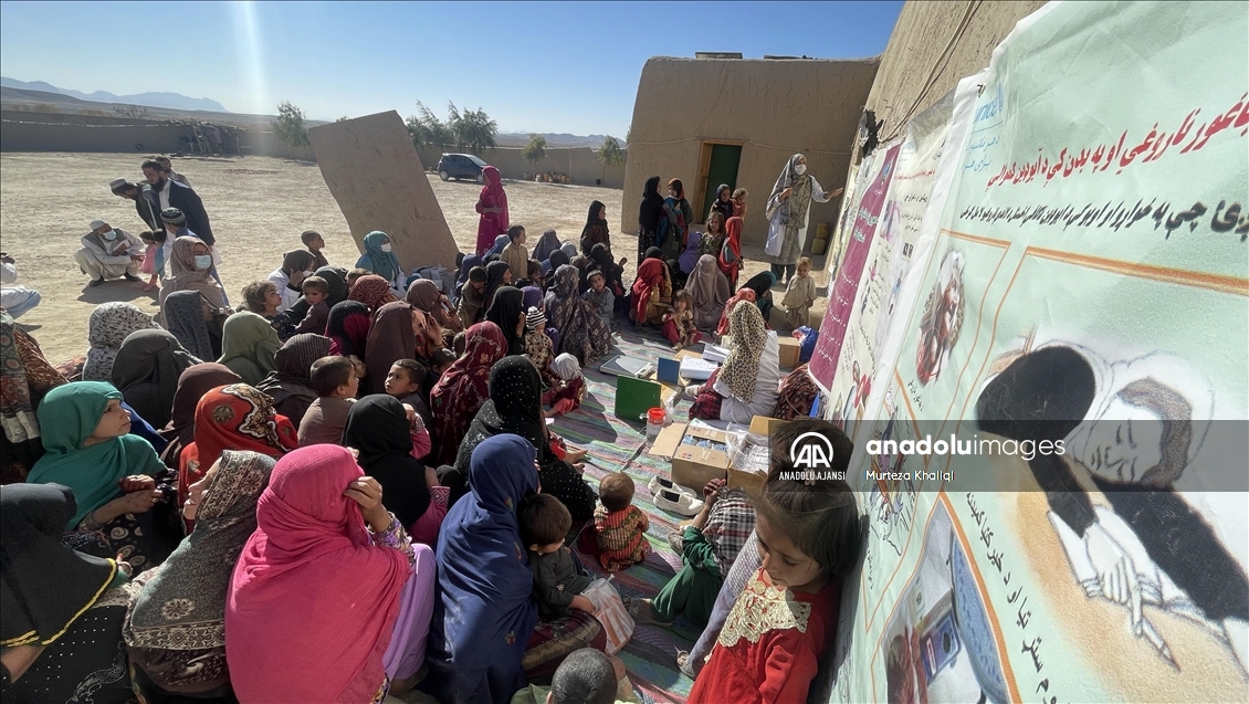Afganistan'ın güneyindeki Kandahar vilayetinde sağlık seminerleri