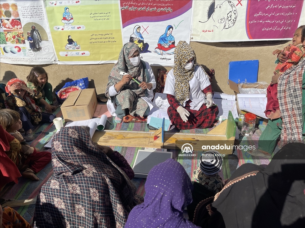 Afganistan'ın güneyindeki Kandahar vilayetinde sağlık seminerleri