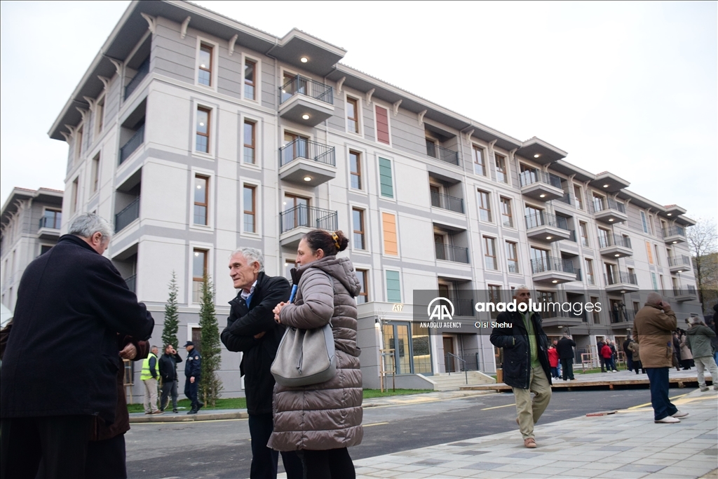 Shqipëri, dorëzohen banesat e ndërtuara nga Turqia për familjet e prekura nga tërmeti