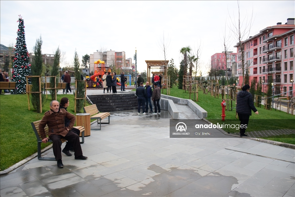 Shqipëri, dorëzohen banesat e ndërtuara nga Turqia për familjet e prekura nga tërmeti
