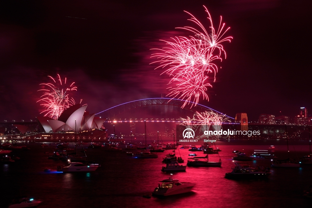Así se vivió el ingreso de Sídney al 2022, con un espectáculo de fuegos artificiales sobre el puente del puerto de la ciudad en Australia