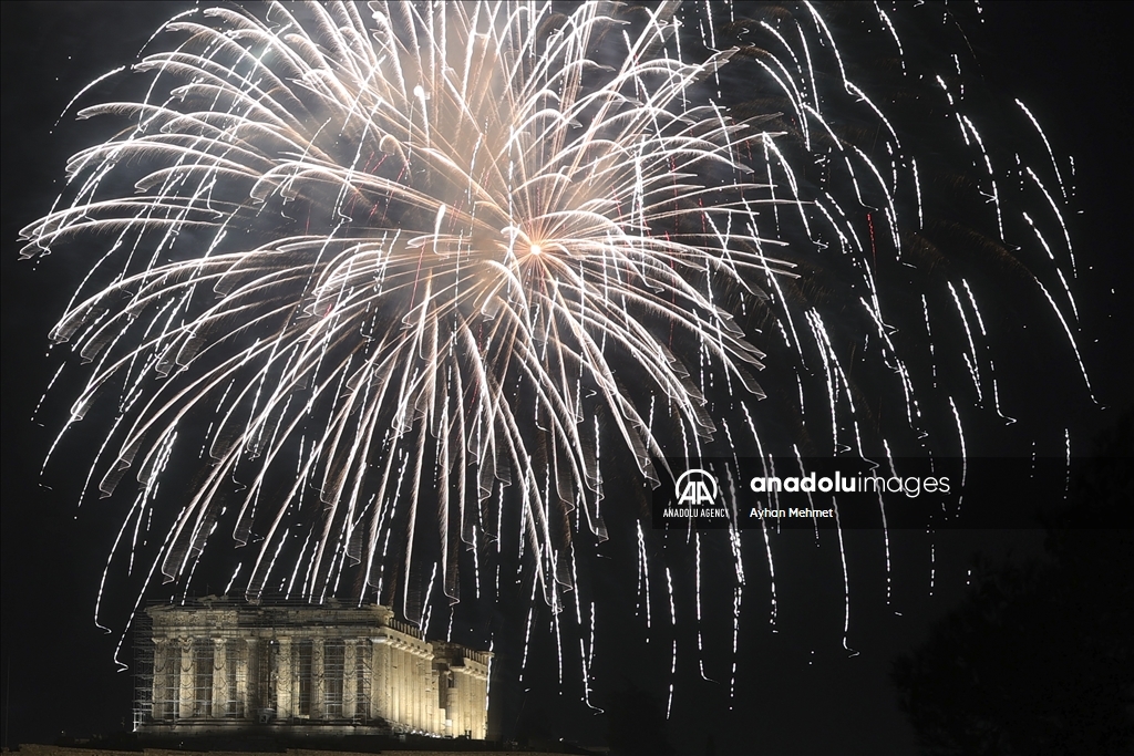 Nova godina u Evropi: Vatrometi u mnogim zemljama obilježili početak 2022. godine - Atina 