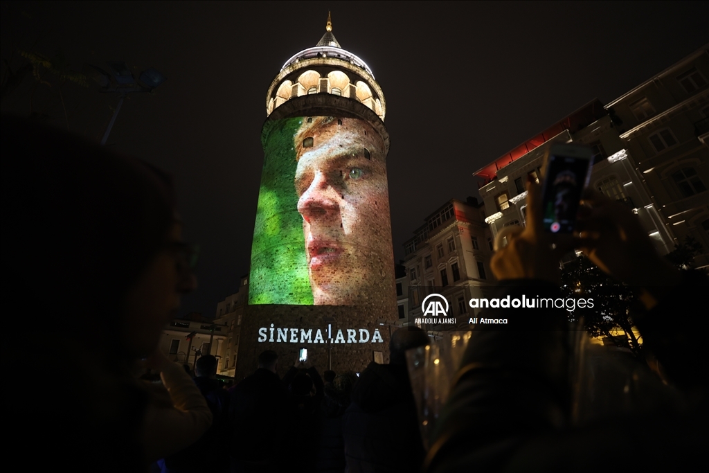 Eren Bülbül görselleri Galata Kulesi'ne yansıtıldı