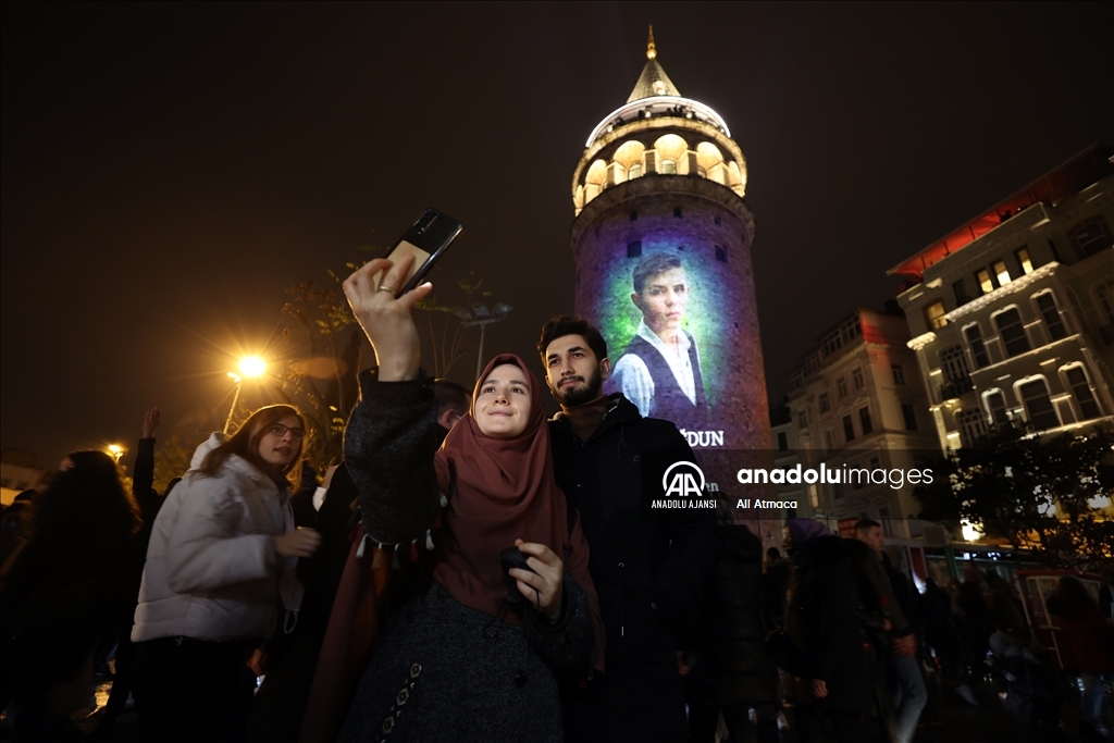 Eren Bülbül görselleri Galata Kulesi'ne yansıtıldı