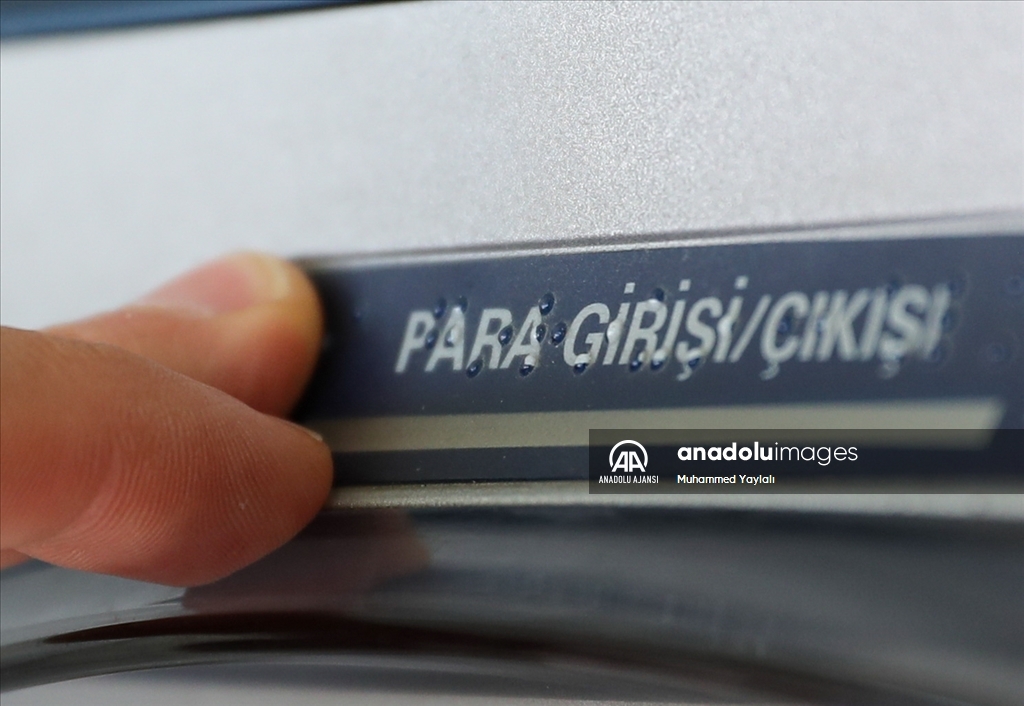 Görme engelli kişilerin hayatını kolaylaştıran Braille alfabesi
