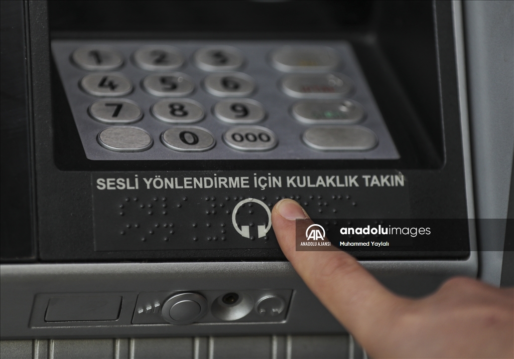 Görme engelli kişilerin hayatını kolaylaştıran Braille alfabesi