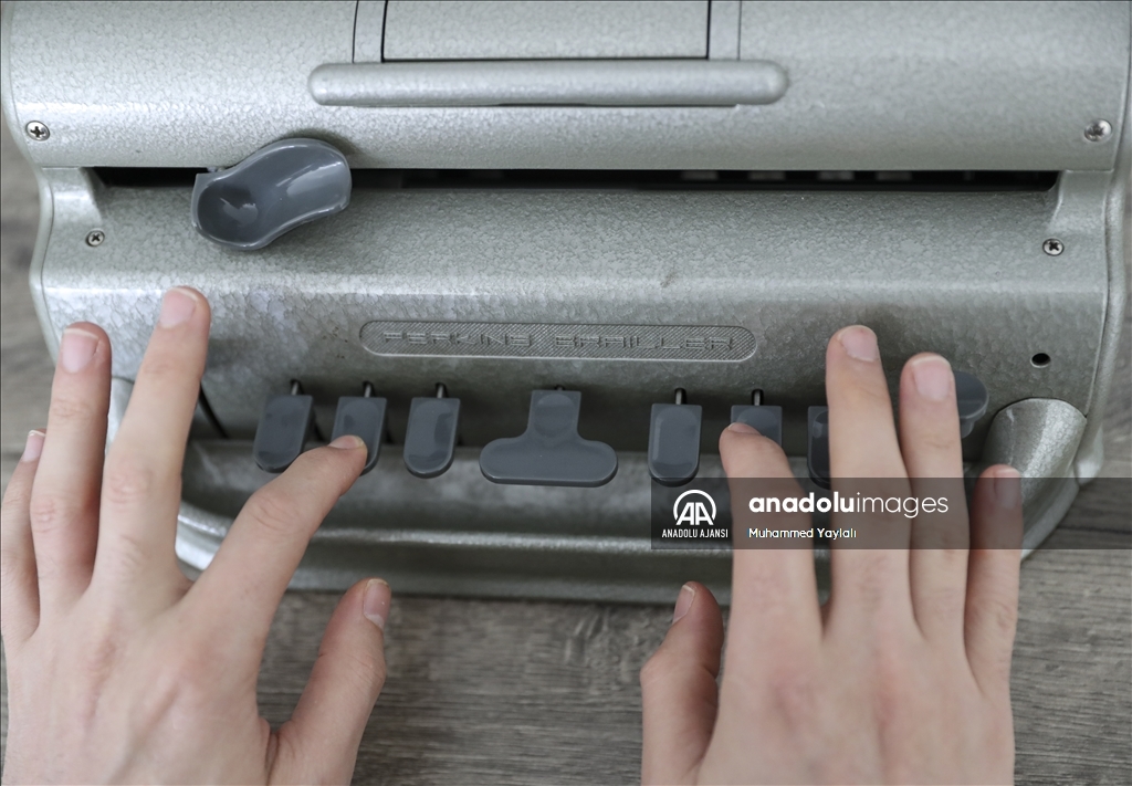 Görme engelli kişilerin hayatını kolaylaştıran Braille alfabesi