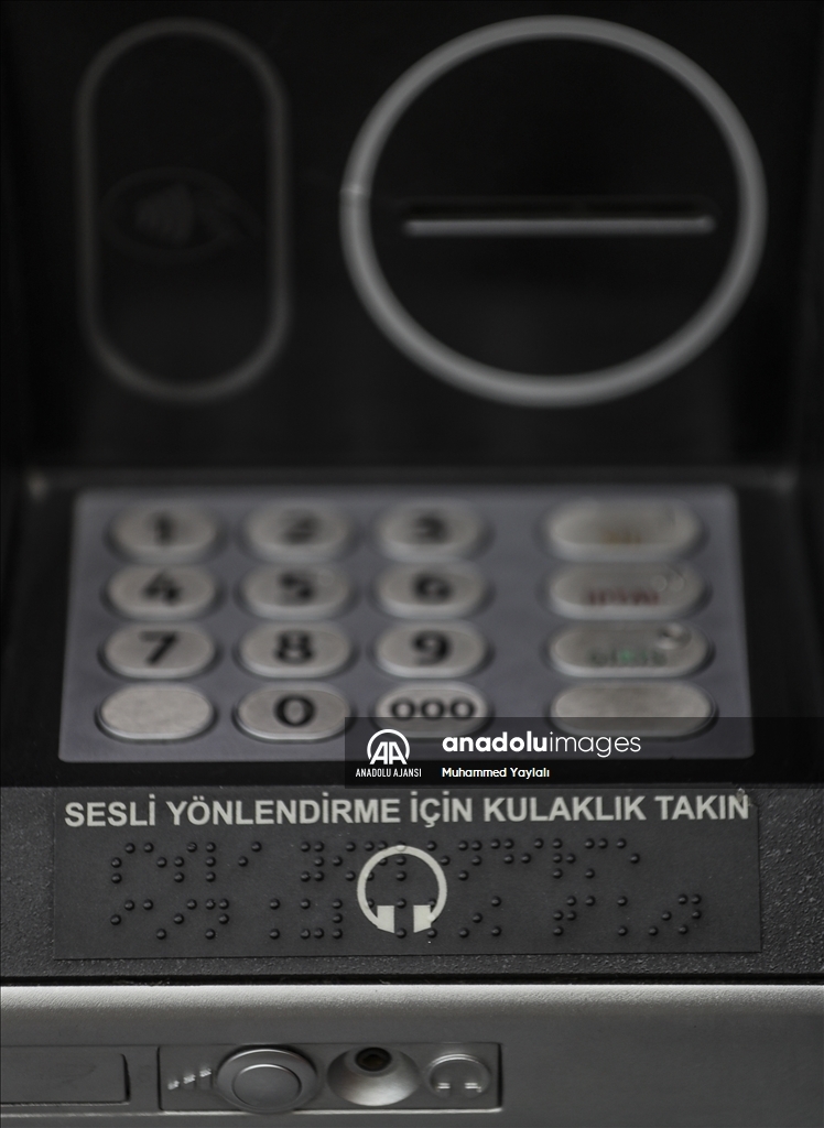 Görme engelli kişilerin hayatını kolaylaştıran Braille alfabesi
