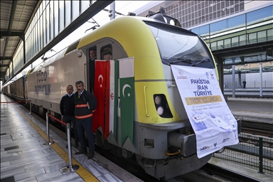 قطار باری اسلام‌آباد-تهران-استانبول وارد آنکارا شد