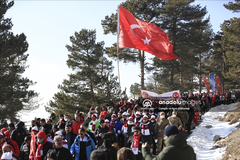 Türkiye Sarıkamış'ta "Şühedanın İzinde" yürüdü