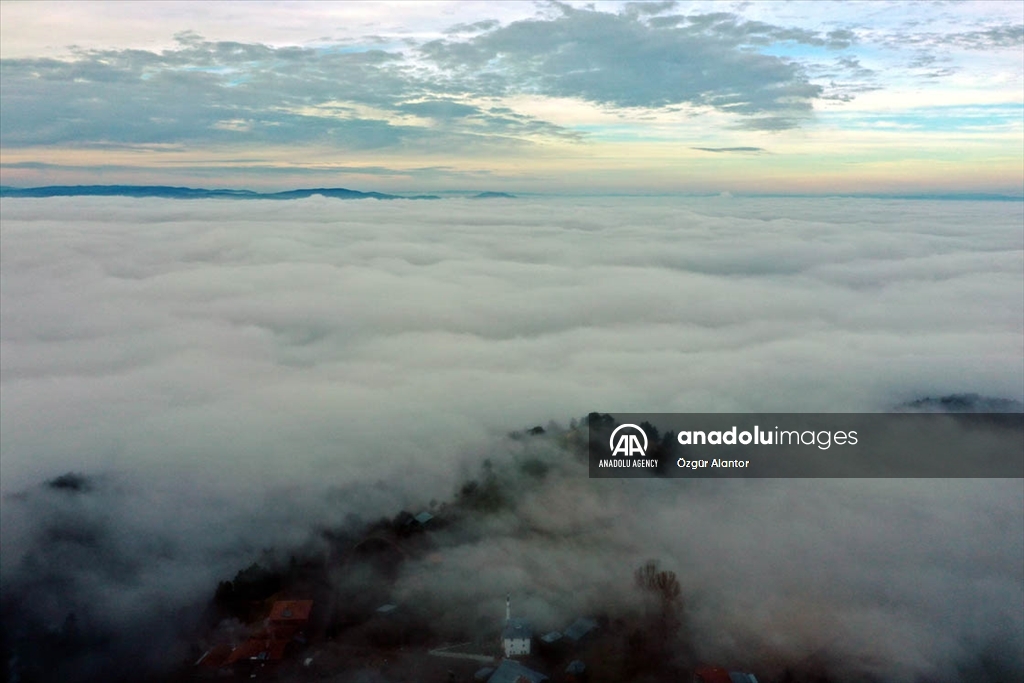 Маглата на турската планина Илгаз снимена со дрон