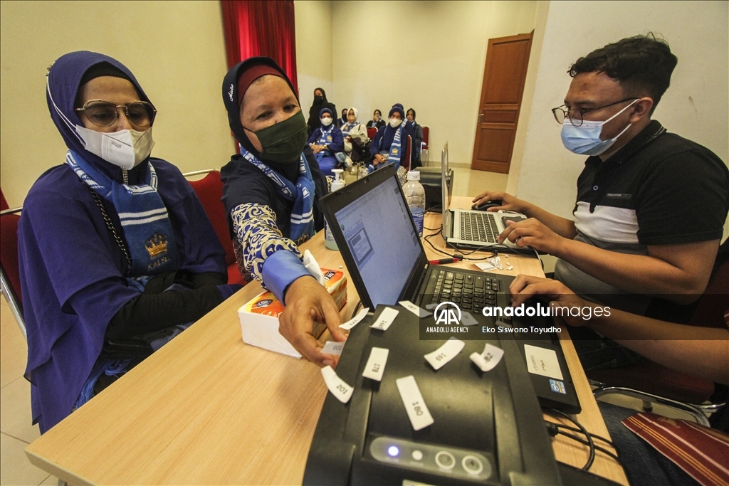 Jemaah umrah berangkat dari Asrama Haji Jakarta