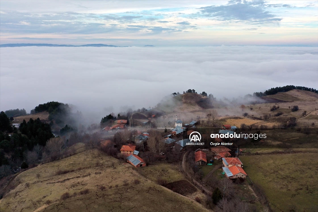 Маглата на турската планина Илгаз снимена со дрон