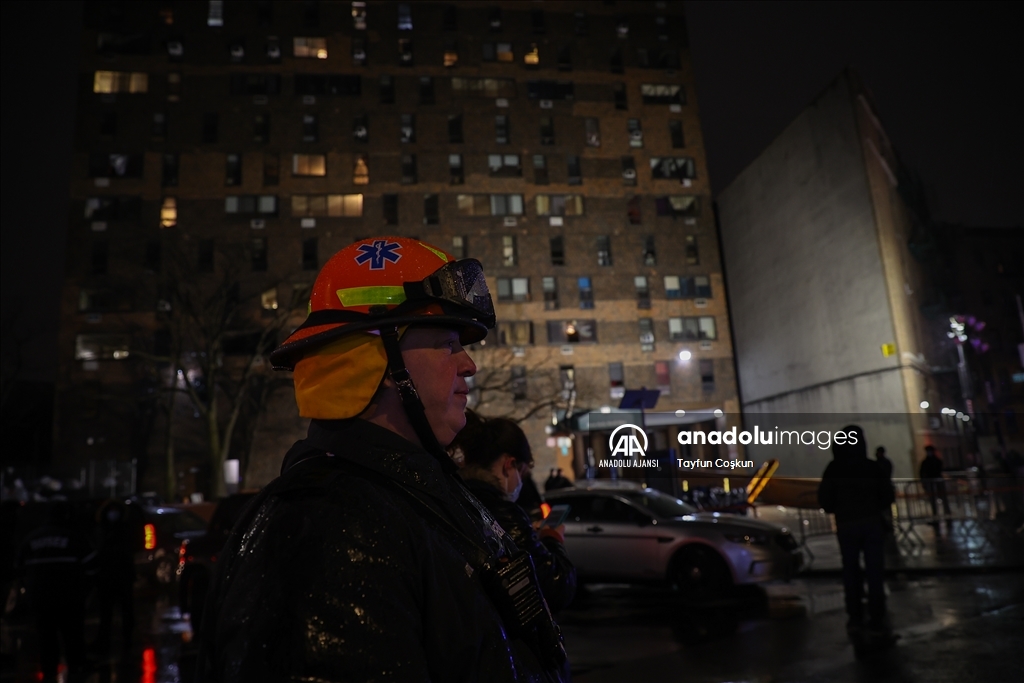 New York'taki yangında 9'u çocuk 19 kişinin öldüğü bildirildi