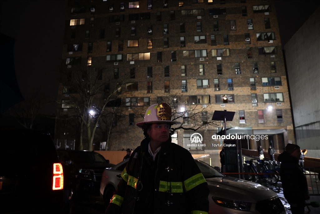 New York'taki yangında 9'u çocuk 19 kişinin öldüğü bildirildi