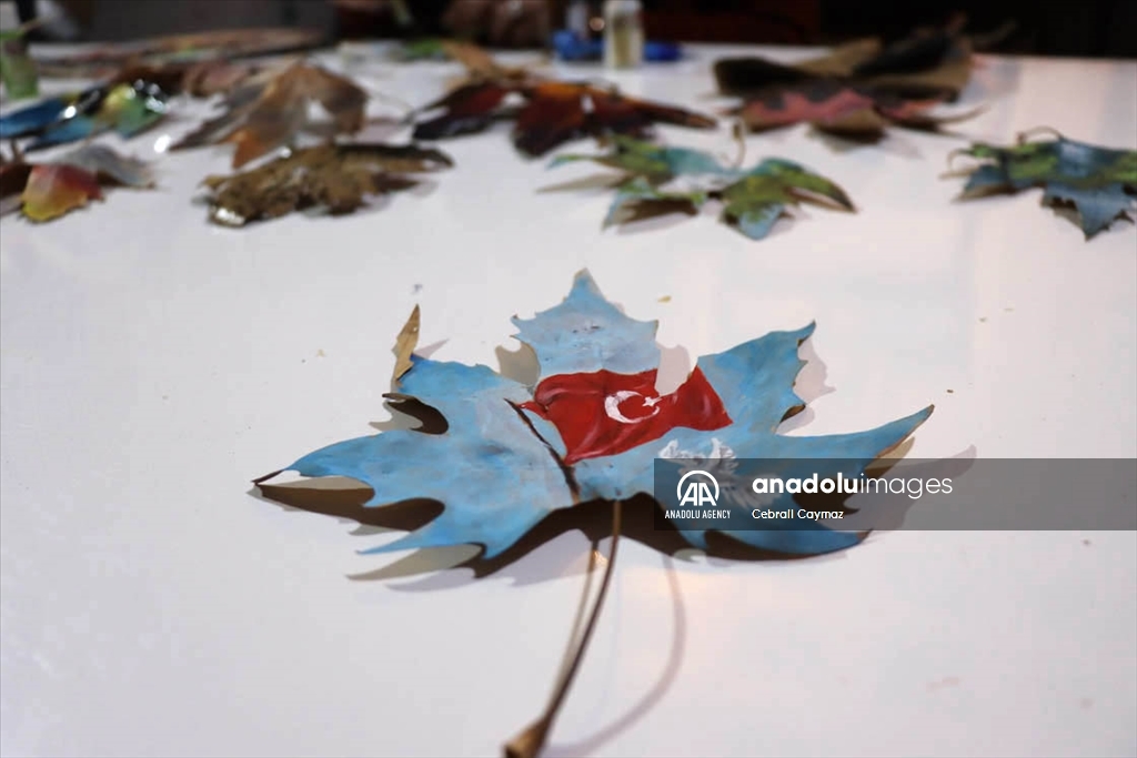 Суви лисја од чинар се претвораат во уметнички дела во рацете на сириски уметник